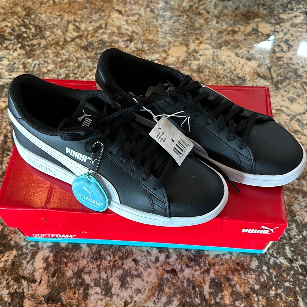 Brand new Puma tennis shoes